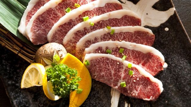 Direito de imagem - GETTY IMAGES - A carne Wagyu é marmorizada com gordura e muito macia